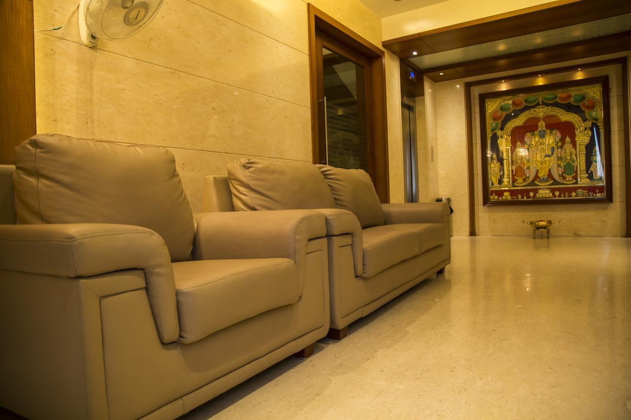 Hotel Sri Sakthi Tiruppur Bagian luar foto